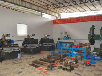 腳（jiǎo）輪模具生產車間